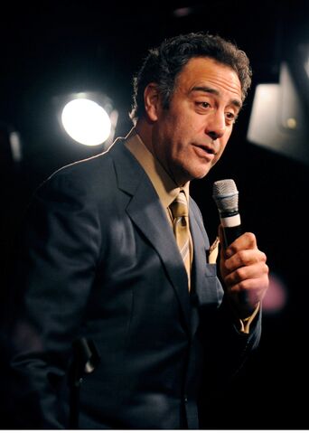 File:Brad Garrett.jpg