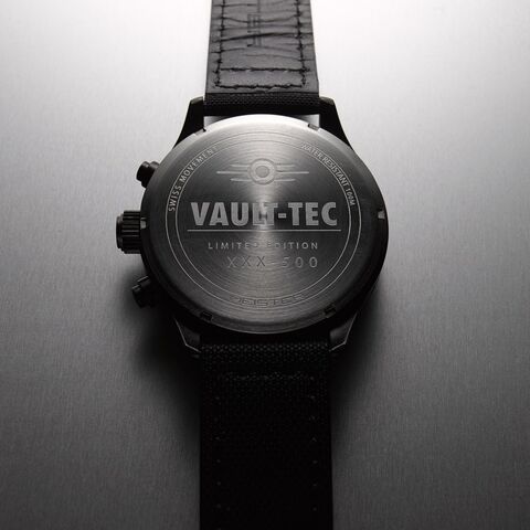 File:Etc-watch-fo-aviator-back.jpg