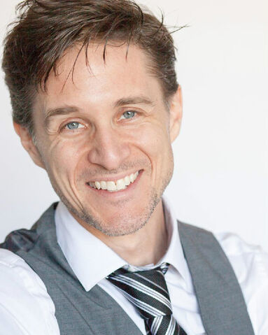 File:Yuri Lowenthal.jpg