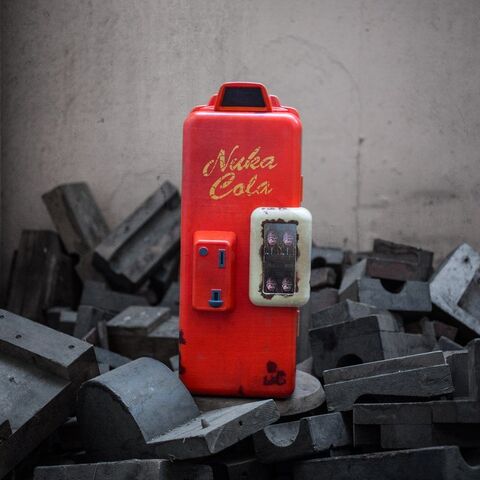 File:Xetc-fo-nukacolaminifridge-ls.jpg.pagespeed.ic.OfWZbzfU-2.jpg