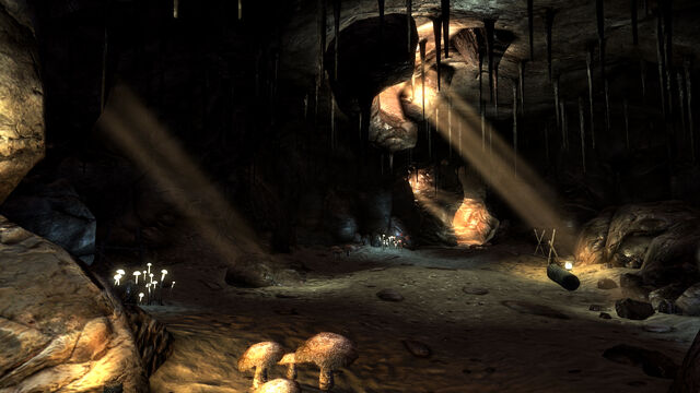 File:Crossroad Cavern interior.jpg