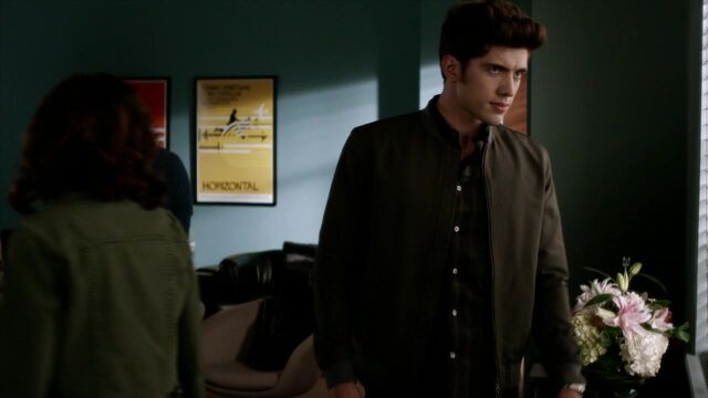 File:Famous.in.Love.S01E01.720p.HDTV.x264-FLEET 0527.jpg