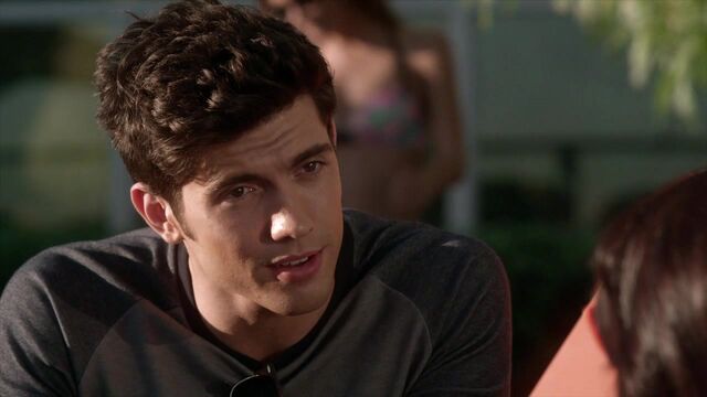 File:Famous.in.Love.S01E01.720p.HDTV.x264-FLEET 0929.jpg