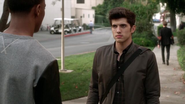 File:Famous.in.Love.S01E01.720p.HDTV.x264-FLEET 0471.jpg