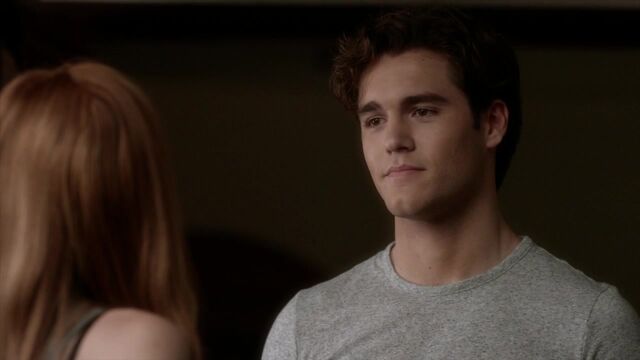 File:Famous.in.Love.S01E01.720p.HDTV.x264-FLEET 1348.jpg