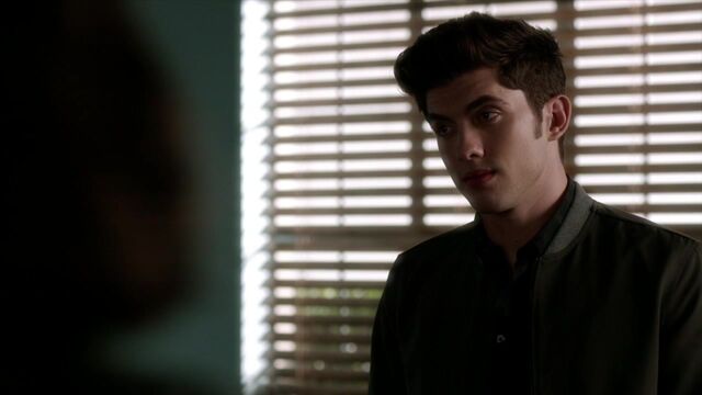 File:Famous.in.Love.S01E01.720p.HDTV.x264-FLEET 0520.jpg