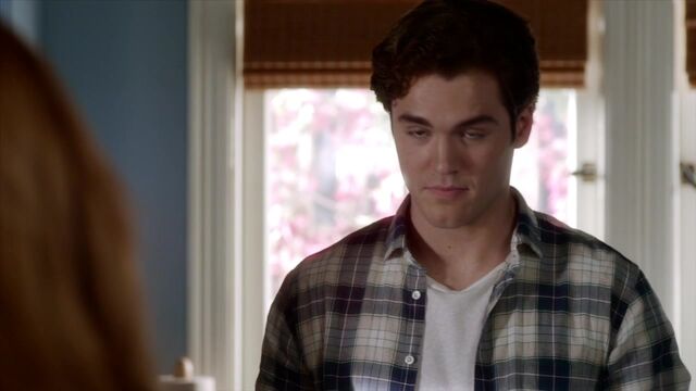 File:Famous.in.Love.S01E01.720p.HDTV.x264-FLEET 0210.jpg