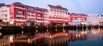 File:Disney Resort.jpg