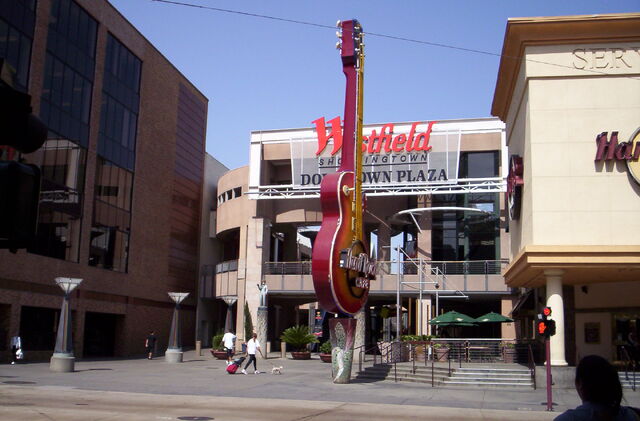 File:20120424044639!K st Mall Sacramento.jpg
