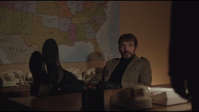 File:Who-shaves-the-barber-malvo-in-mr-rundles-chair.jpg