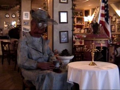 File:NewLeipzigCafe-int.jpg