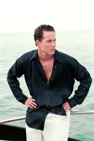 File:Carter Verone-03.jpg