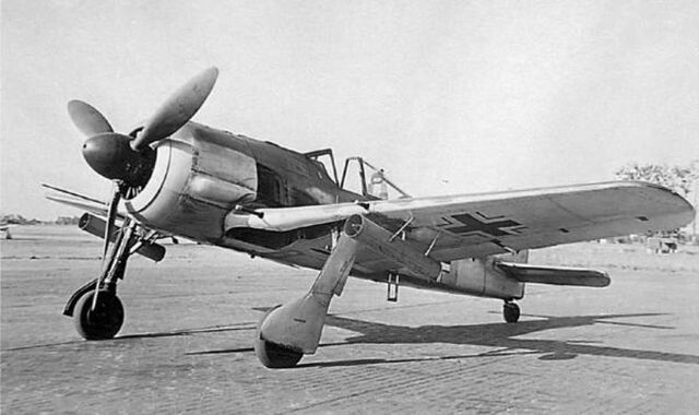 File:FW 190 Werfer-Granate 21 AA rockets.jpg