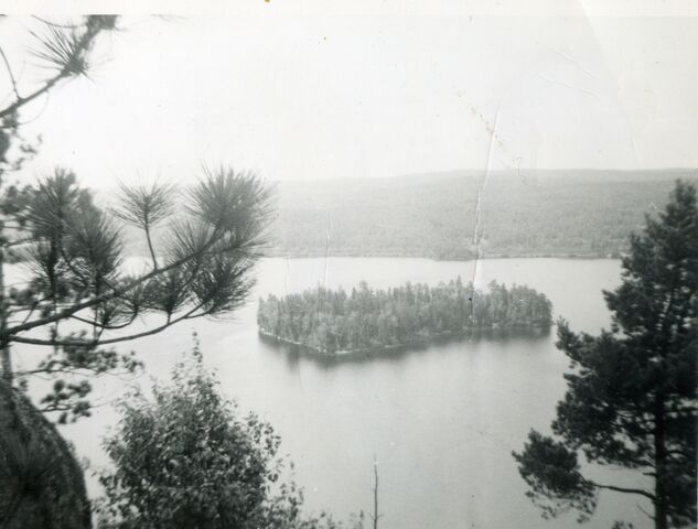 Archivo:Whitefish Lake Island 1967.jpg