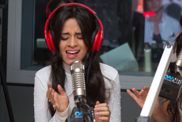 File:Fifth-harmony-09-23-15-4.jpg
