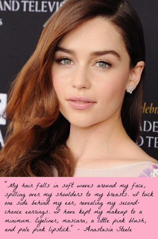 File:Tumblr mf3lqzTRY11s0pqado1 400emiliaclarke.jpg
