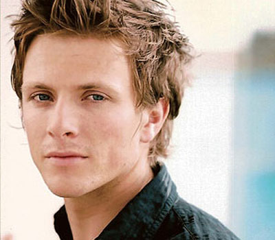 File:Charlie-Bewley41.jpeg