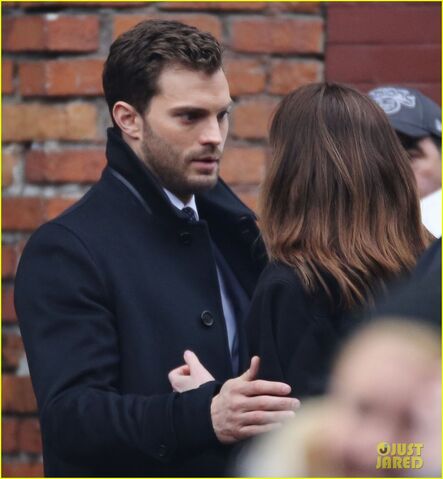 File:Fifty-shades-darker-set-photo-31.jpg
