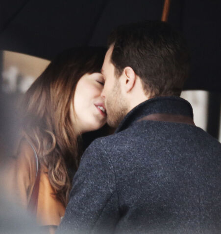 File:Fifty-shades-darker-set-photo-10.jpg