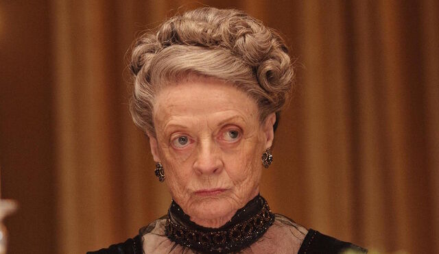 File:MaggieSmith DowntonAbbey.jpg