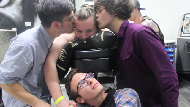 File:Frank max kiss anything4views.png