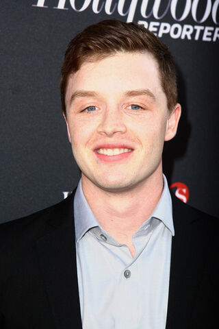File:Noel Fisher Premiere History Channel Hatfields e3-Il2GaBCHl.jpg