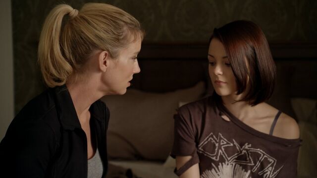 File:1x01 38 Elizabeth, Carter.jpg