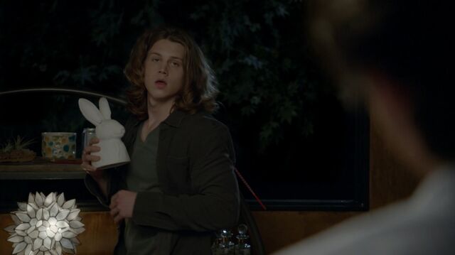 File:1x02 61 Max.jpg