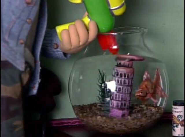 File:Pavarotti.GoldFish.jpeg