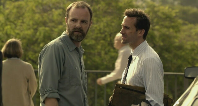 File:1x02 Arguing.jpg