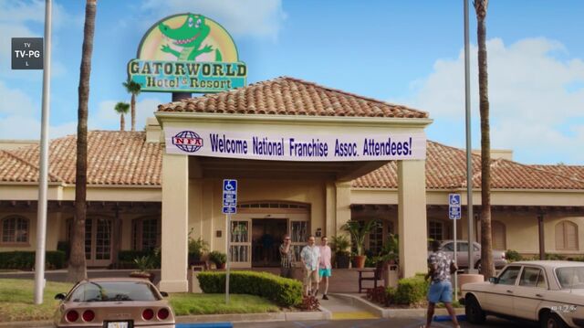 File:Gator World.jpg
