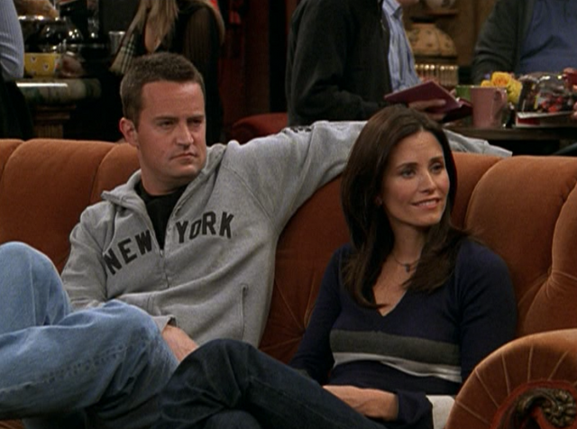 File:Monica and Chandler (9x17).png