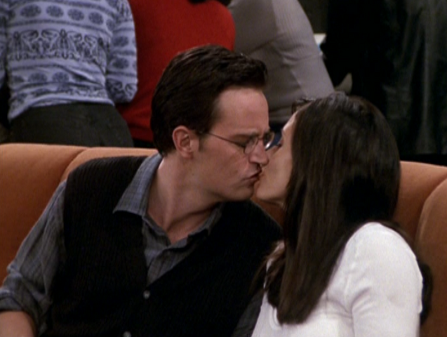 File:Monica and Chandler Kiss (7x04).png