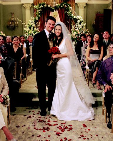 File:Chandler&MonicaWeddingPose.jpg