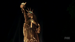 301estatuadorada.png