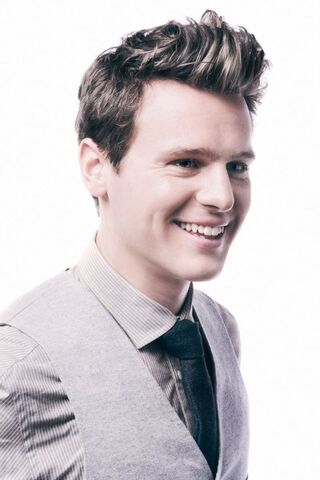 Plik:Jonathan Groff.jpg