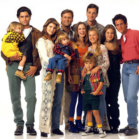 File:02-full-house-reunion-netflix w529 h529 2x.jpg