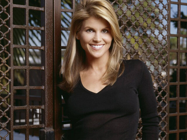 File:356805-lori-loughlin.jpg