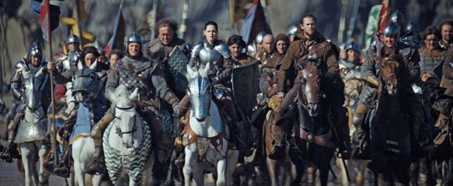 File:Snow-white-huntsman-img10.jpg