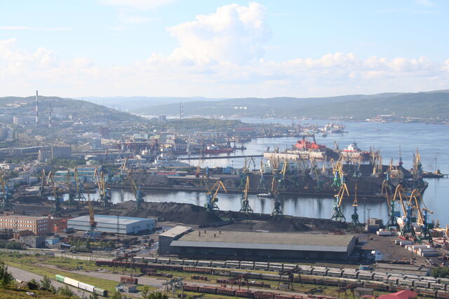 File:MurmanskHarbour.jpg