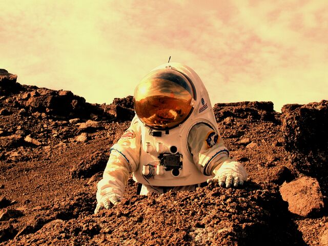 File:AstronautOnMars.jpg