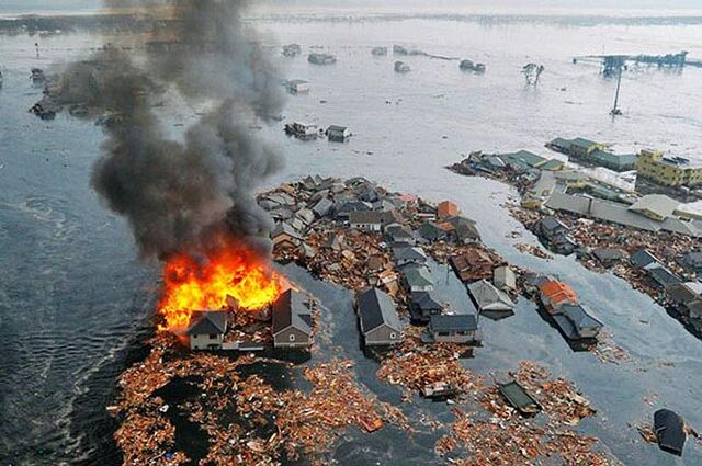 File:Japan-earthquake-economy 15311.jpg