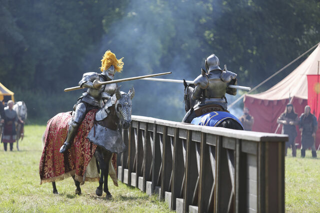 File:Galavant-Joust-Friends-1x02-promotional-picture-galavant-37989389-3000-2000.jpg