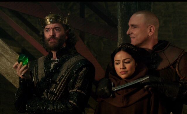 File:1x5 The King, Hareth and Isabella.jpg