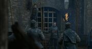 Theon fait un discours à ses hommes
