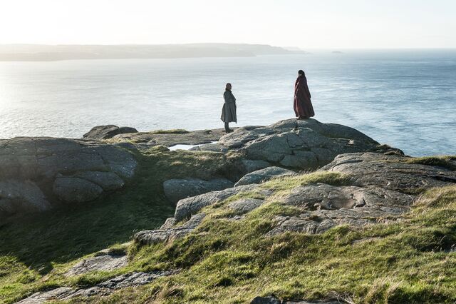 File:Melisandre on the Rocks.jpg
