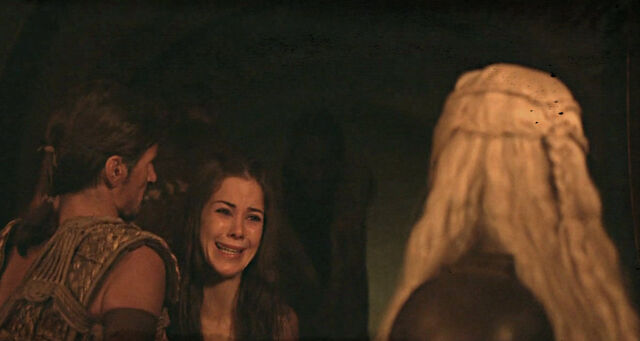 File:Doreah begs daenerys.jpg