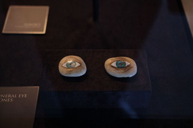 File:Thrones exhibit funeral eye stones.jpg