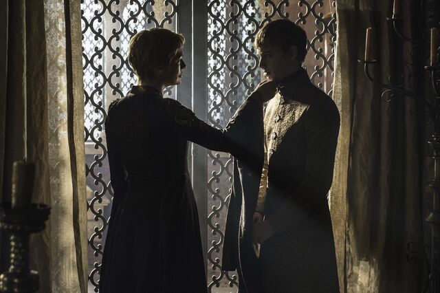 Datei:604 DasBuchdesFremden Cersei und Tommen.jpg