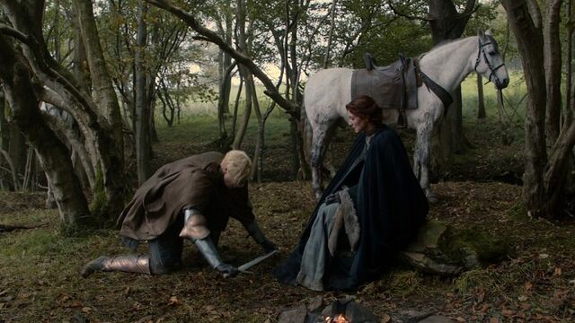 File:Brienne kneels.jpg